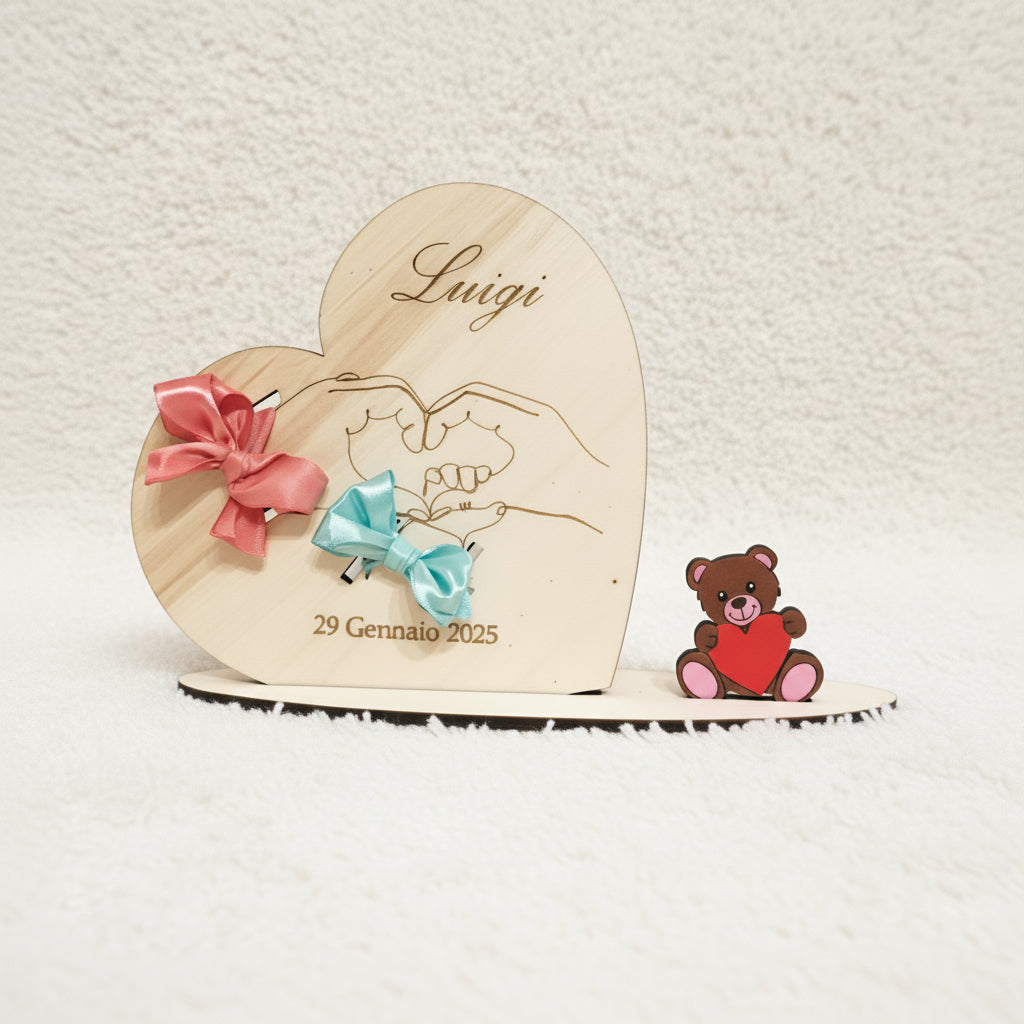 Cuore nascita personalizzato in legno con fiocchi e orsetto – Nome e data
