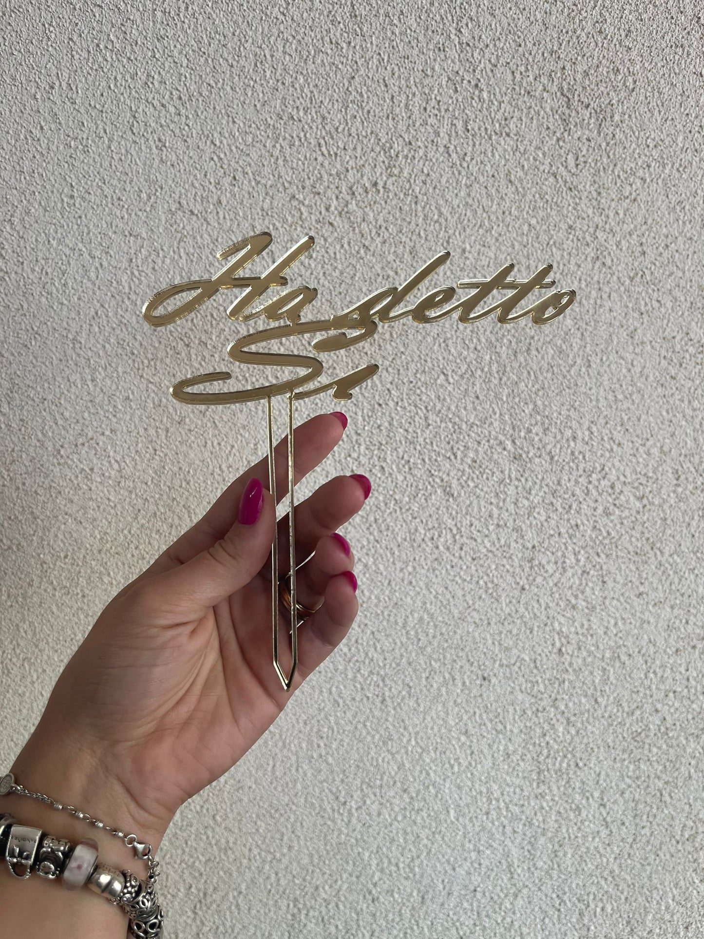 Scritte in plexiglass con asta 12x9