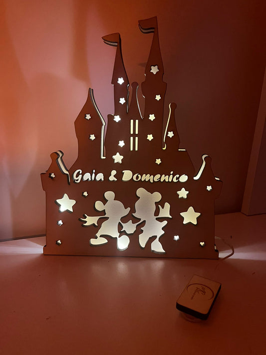 Lampada in legno Castello Walt Disney Tribute con luce led e personalizzabile con Nome e Iniziale