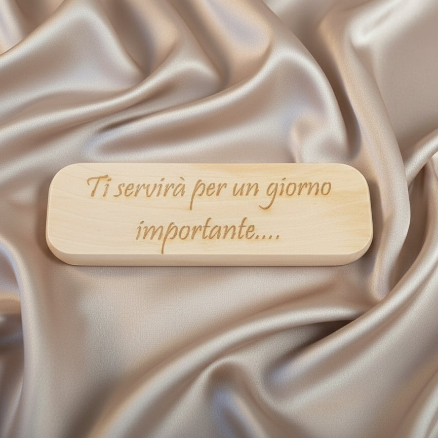 Set penna in legno personalizzata con astuccio inciso – “Ti servirà per un giorno importante...” - MC Creazioni  