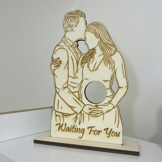 Decorazione in legno “Waiting For You” – Coppia in attesa