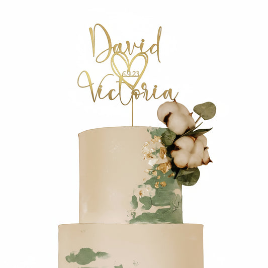 Topper per torta per matrimoni, con un cuore nomi e data in legno